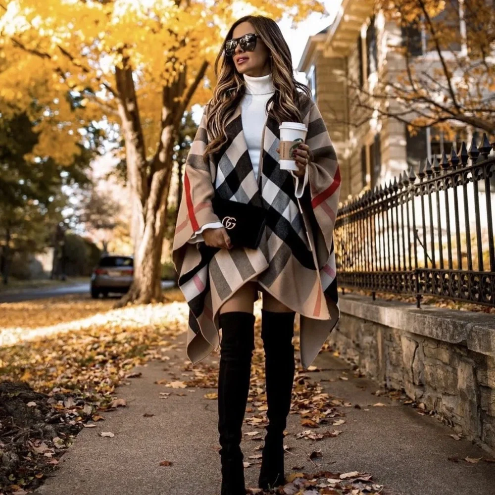 Burberry Reversible Camel Charlotte Solid Check Wool Cape - Picture 3 of 12